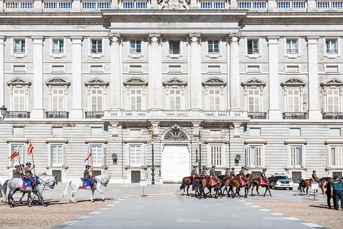 Madrid Panoramic Sightseeing Guided Tour - Barrio De La Morería and Royal Palace Area Views