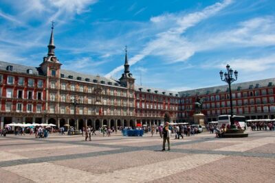 Madrid Panoramic Sightseeing Guided Tour - Your First Hour: Plaza de la Villa, Plaza Mayor, Sol, and Plaza de Oriente