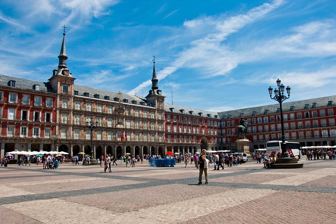Madrid Panoramic Sightseeing Guided Tour - Your First Hour: Plaza de la Villa, Plaza Mayor, Sol, and Plaza de Oriente