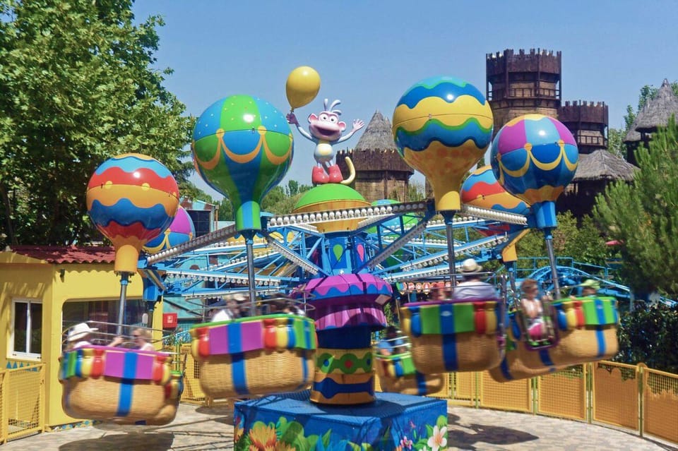 Madrid: Parque de Atracciones de Madrid Entry Ticket - Food, shops, and turning rides into an actual day plan