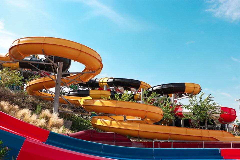 Madrid: Parque Warner Beach Entry Ticket - Your best game plan for a full day of slides, pools, and sunshine