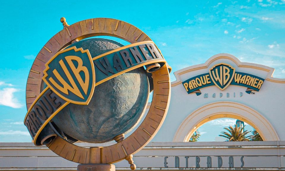 Madrid: Parque Warner Ticket and Roundtrip Transportation - From Plaza Ramales to Parque Warner in one smooth push