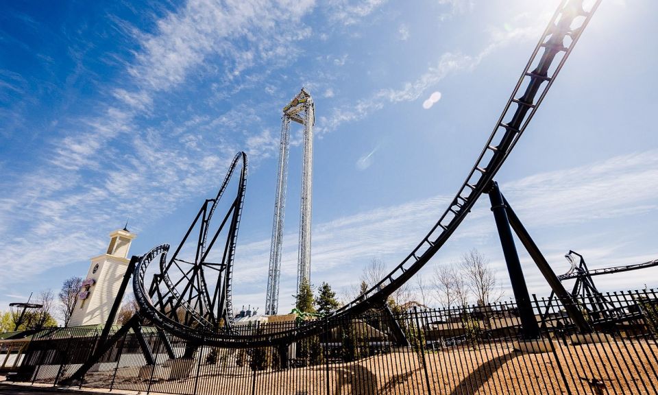 Madrid: Parque Warner Ticket and Roundtrip Transportation - Arrival and orientation: it’s not just a drop-off