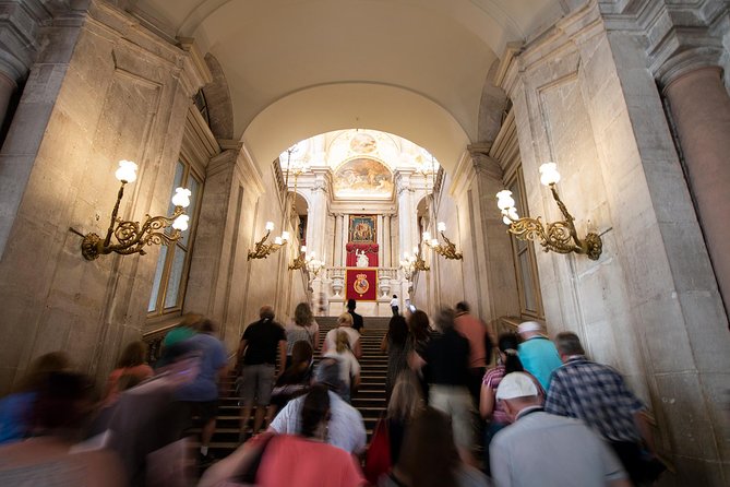 Madrid: Royal Palace Expert Guided Tour with Optional Tapas - Plaza de Isabel II: Where the Tour Starts (and Why Early Matters)