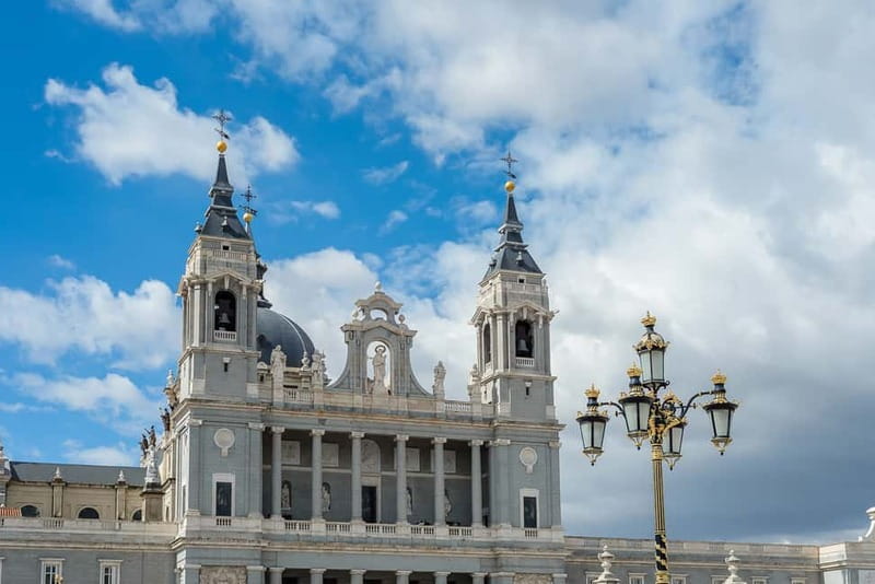 Madrid: Royal Palace Expert Guided Tour with Skip-the-Line - Private Royal Apartments: where royal life feels less distant