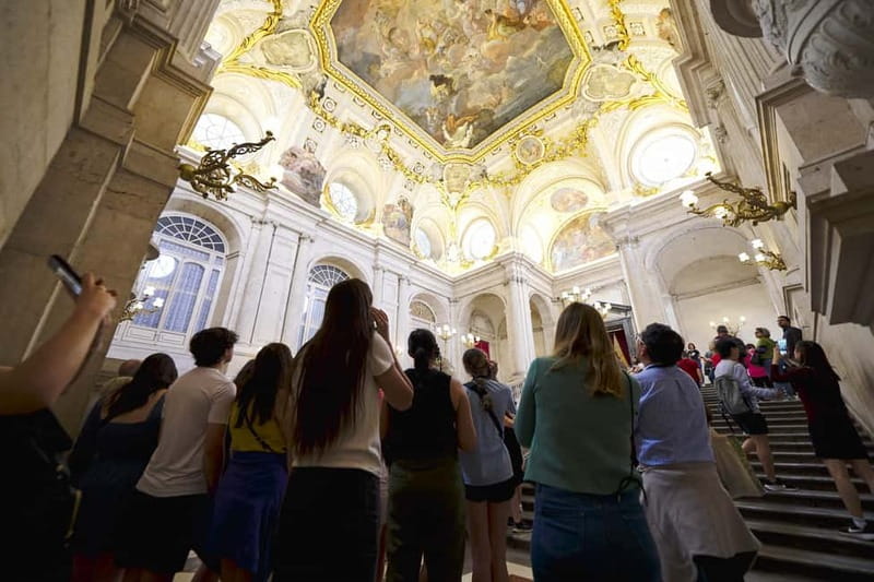 Madrid: Royal Palace Expert Guided Tour with Skip-the-Line - Time and pace: a 2-hour tour that doesn’t feel rushed