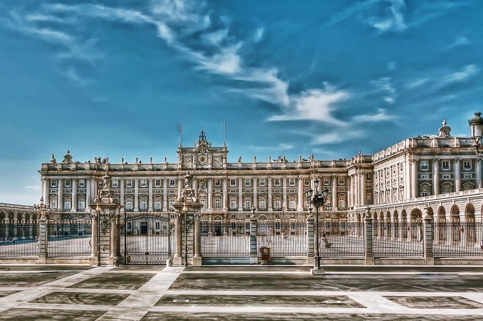 Madrid: Royal Palace Guided Tour with Entry Ticket - Silver, porcelain, and the palace collections rhythm