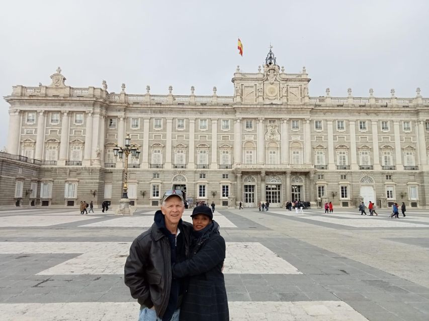 Madrid: Royal Palace Guided Tour with Entry Ticket - Prince’s Courtyard, reliquary, and chapel moments