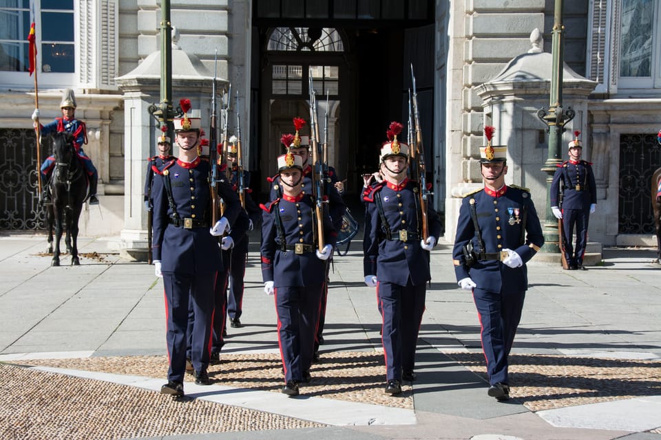 Madrid: Royal Palace Guided Tour with Skip-the-Line Entry - How long is it really? (2 hours that feel worth it)