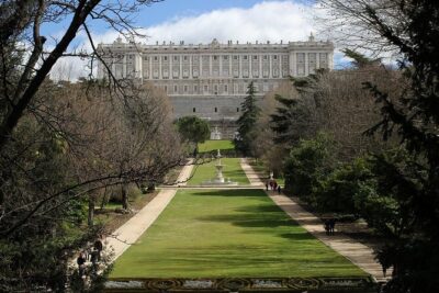 Madrid: Royal Palace Guided Tour with Skip the Line Ticket - Inside the Palace in 2 Hours: Stories, Scale, and How the Guide Connects It All