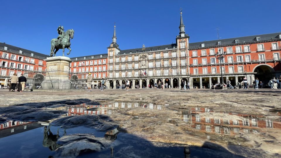Madrid: Royal Palace Skip-the-Line Guided Tour - Guide Style Matters: Humor, Pace, and Asking Questions