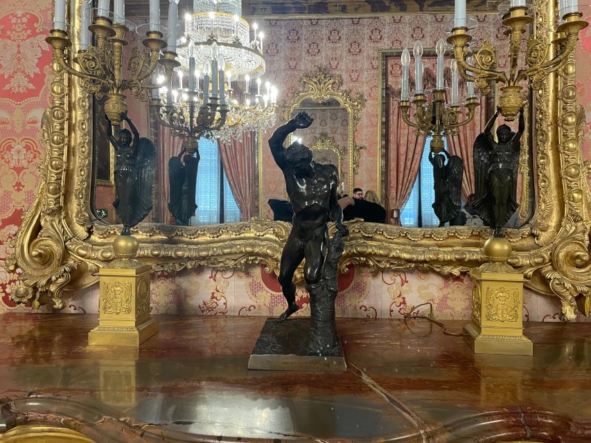 Madrid: Royal Palace tour - semi private or private - How skip-the-line and audio devices save your sanity