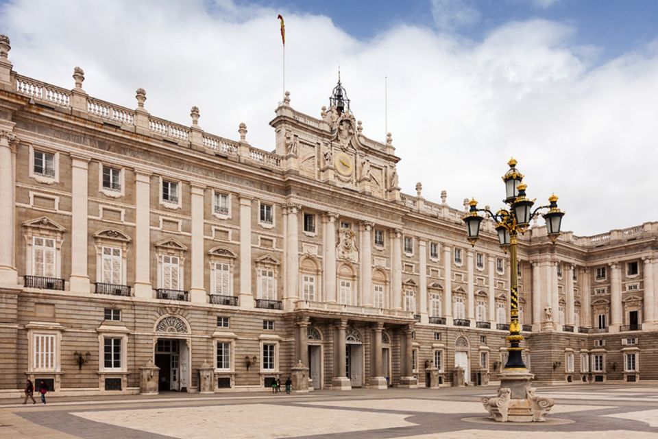 Madrid: Royal Palace VIP Tour with Skip-the-Line Ticket - Royal Palace VIP: what you really gain by skipping the line