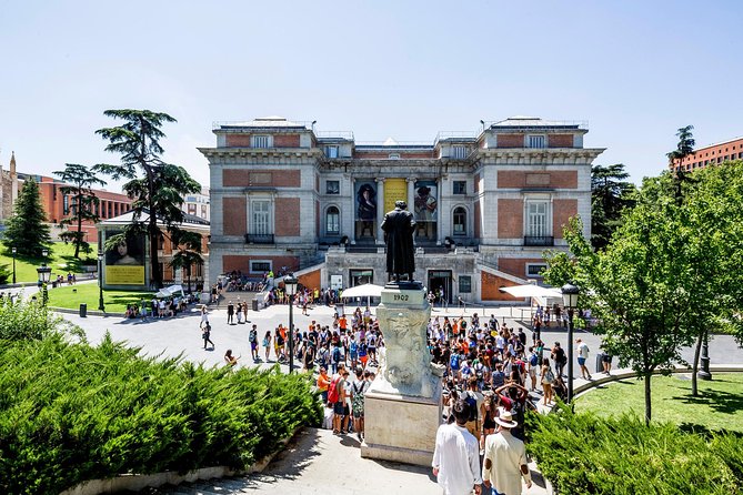 Madrid Sightseeing Tour with Royal Palace Skip the Line Ticket - Modern Madrid stops: Gran Vía, Salamanca, Bernabéu