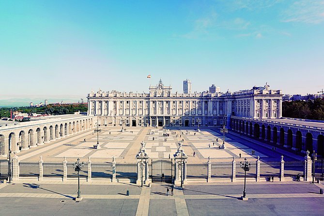 Madrid Sightseeing Tour with Royal Palace Skip the Line Ticket - What the palace feels like in practice (and where time can slip)