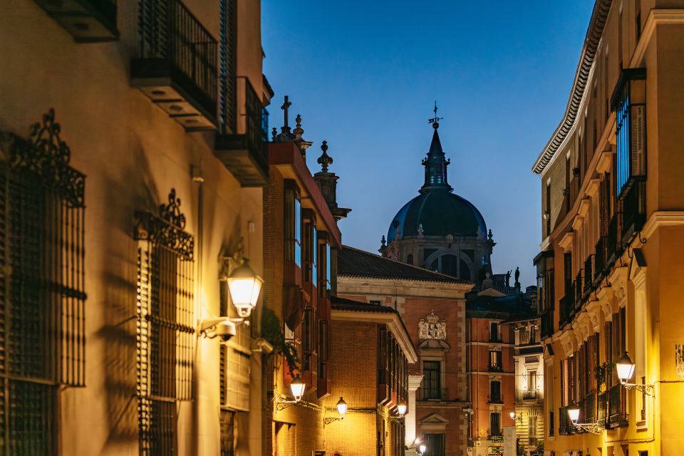 Madrid: Spanish Inquisition and Legends Evening Walking Tour - Spanish Inquisition Lore Meets Local Superstitions