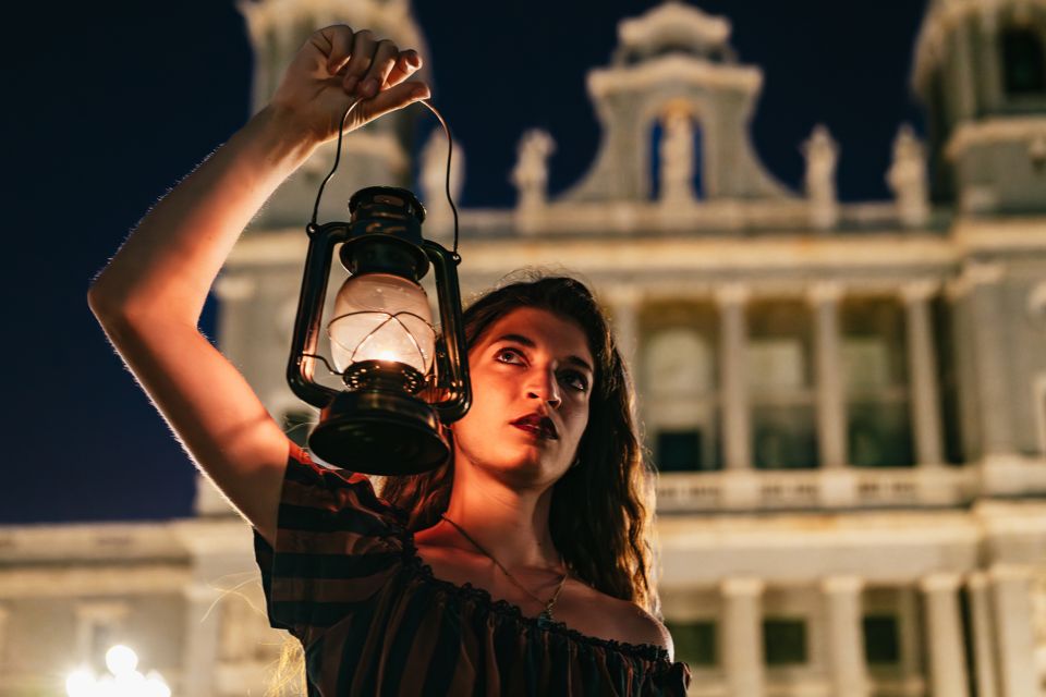 Madrid: Spanish Inquisition and Legends Evening Walking Tour - Guides Who Tell Stories Like a Performance (Daniel, Violetta/Violeta, Eneya/Eneida, Beatrice)