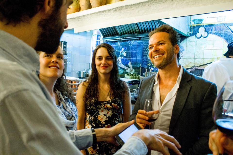 Madrid: Tapas & Wine Tasting Tour with Local Guide - Guides make or break it: what the best groups did right