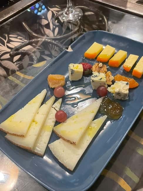 Madrid: Tasty Tapas Tour & Visit to a Terrace with Views - Who should book this tapas-and-views evening