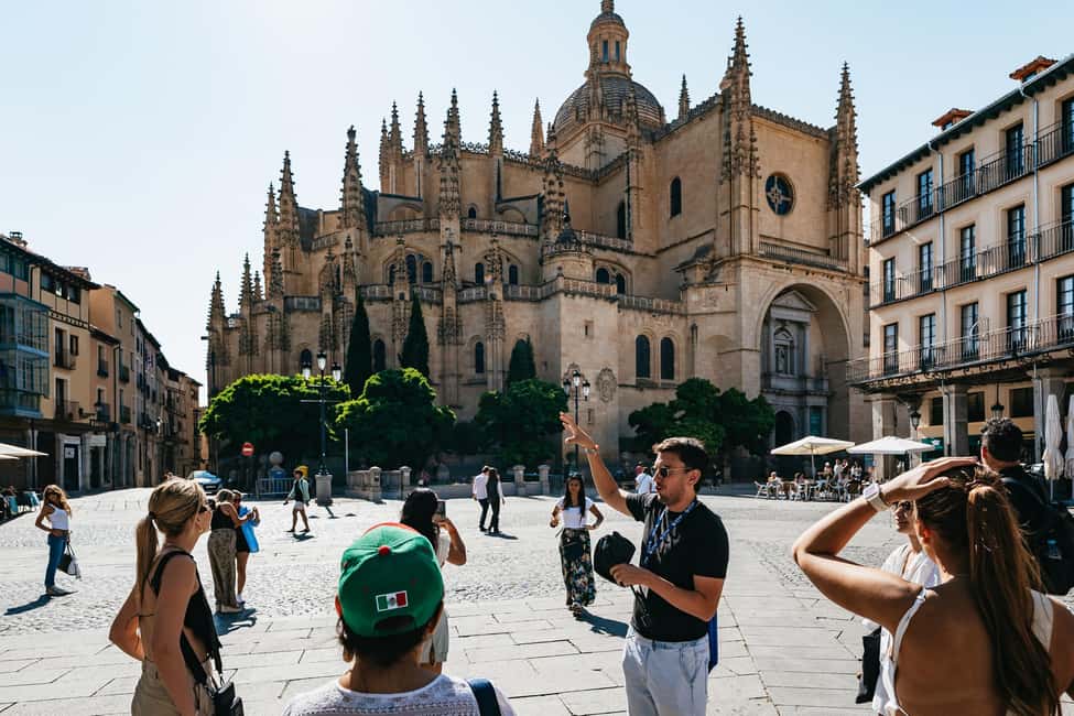 Madrid: Toledo & Segovia Full Day Guided Tour with Alcázar - Mirador del Valle: The Quick Photo Break That Sets the Mood