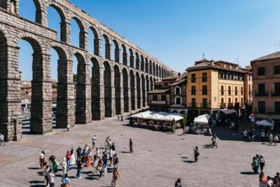 Madrid: Toledo & Segovia Full Day Guided Tour with Alcázar - Meeting Point and Getting Oriented Quickly