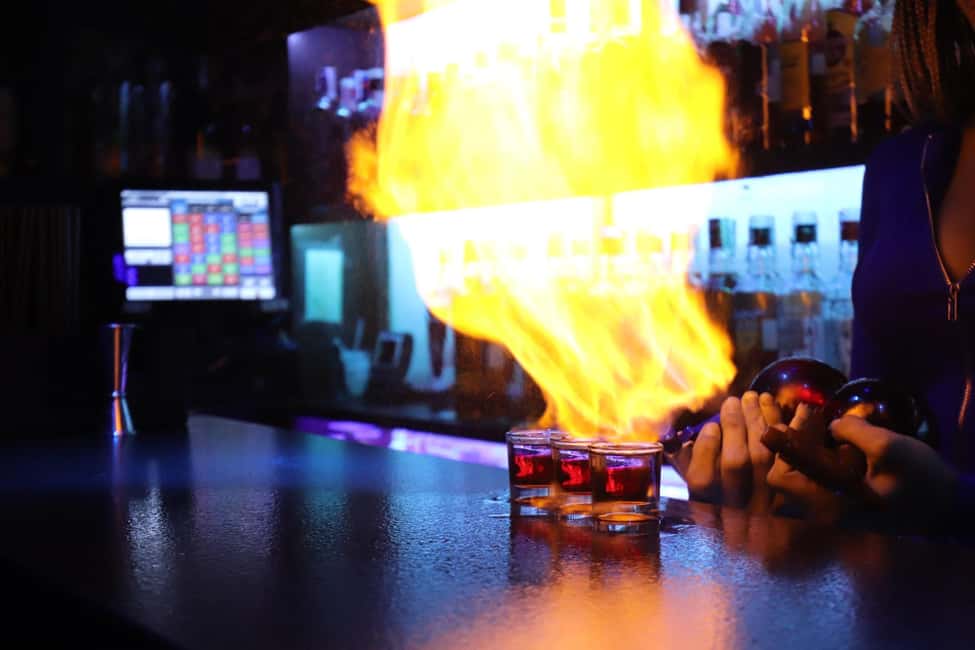 Madrid: Top Pub-Crawl with Drinks and Nightclub Entry - What the Included Shots and Drink Discounts Really Mean
