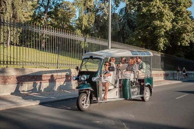 Madrid Welcome Tour with Local Guide in Eco Tuk Tuk Private - Cibeles and Neptune Fountains: The Football Side of Mythology