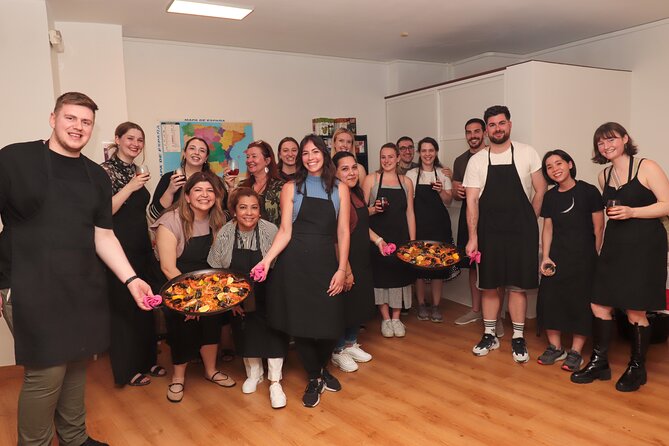 Paella Workshop with Bottomless Sangria in Central Madrid - Paella in a traditional pan: what you actually learn