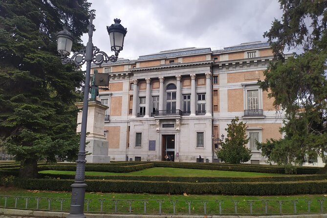 Prado Museum Private Tour in Madrid - The afternoon flow: what happens before you even enter