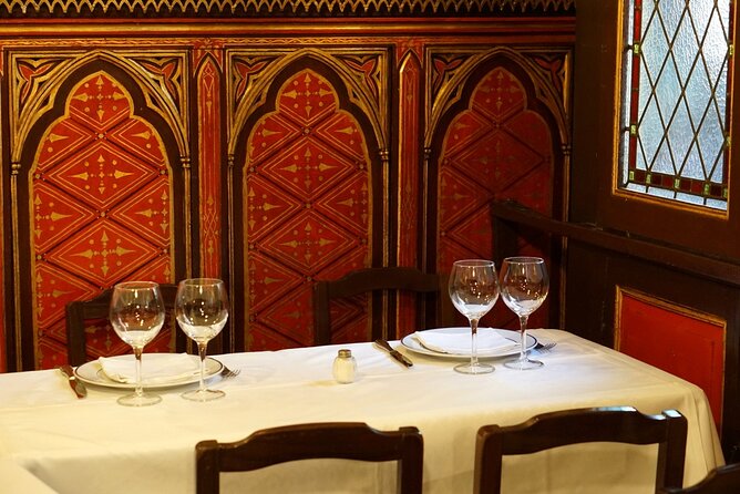 Prado Museum Tour & Lunch at the Oldest Restaurant in the World - Entering the Prado Museum the smart way: start at Goya, meet your guide, then go