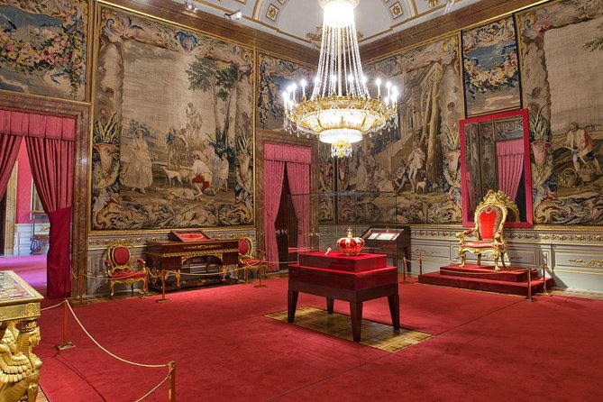 Royal Palace of Madrid Early Entrance Tour Skip-The-Line Ticket - The Royal Palace Still Hosts Real Ceremonies