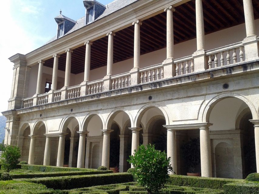 San Lorenzo de El Escorial: Monastery and Site Guided Tour - The Royal Library: Philip II and the value of books