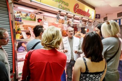 Spanish Cooking Class Paella Tapas and Sangria in Madrid - Entering the meeting point and getting settled fast