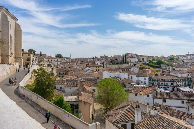 Spanish Villages & Winery Visit with Wine Tasting and Tapas Lunch - Aranjuez UNESCO gardens: why the palace setting matters