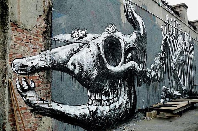 Street Art Guided Tour in Madrid - Street Art in Madrid Makes More Sense When You Can Walk It