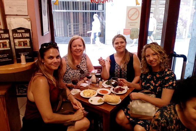 Tapas and history tour ending with churros with chocolate - Starting in Puerta del Sol at Apple Store (7:00 p.m.)