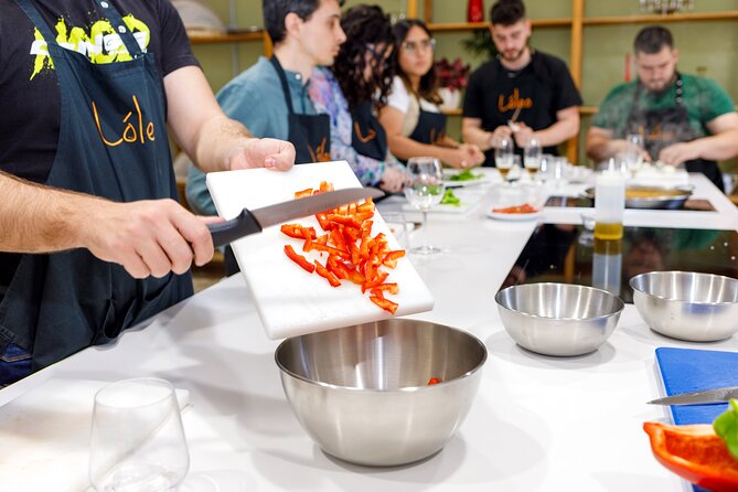 Tapas & Paella Cooking Class in Madrid with a Professional Chef - Logistics: where to meet near Retiro and how to show up ready