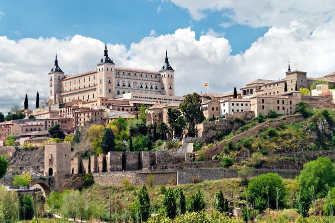 Toledo Half Day Tour with Cathedral, St Tome Church & Synagoge - Toledo Cathedral (Catedral Primada): art, theology, and stubborn stone