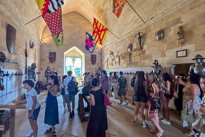 Toledo, Segovia and Avila from Madrid with Tickets and Lunch - Segovia Cathedral in the main square: gothic details, short time