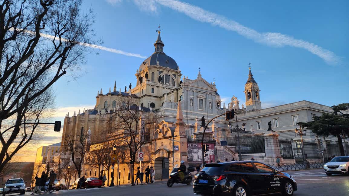 Tour Madrid: Secrets in a Electric Tuk Tuk - What’s Included, What Isn’t, and How to Prep